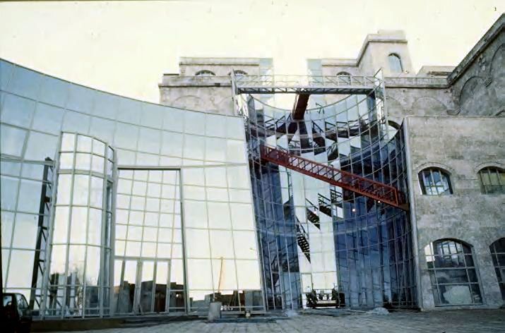 La Cité internationale de la bande dessinée et de l'image à Angoulême, inaugurée en 1990, est signée Roland Castro. (BOURRON ALAIN / MAXPPP)