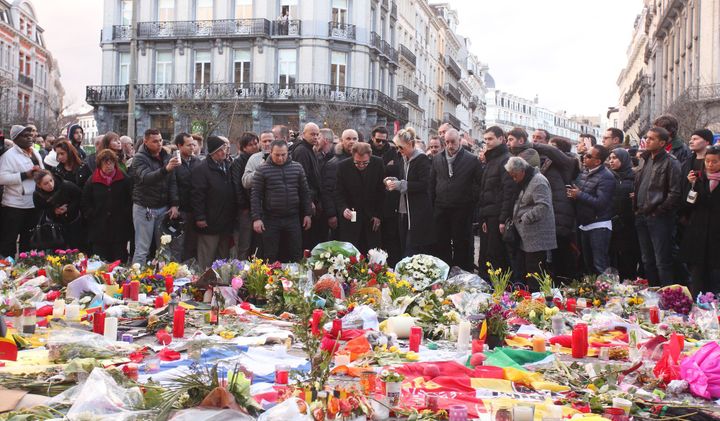 Johnny Hallyday à Bruxelles rend hommage aux victimes des attentats en mars 2016.
 (BRUNIELS OLIVIER/SIPA)