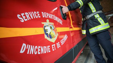 En Ardèche, une femme de 79 ans sen est sortie indemne après avoir passé trois jours dans un ravin suite à un accident. (LIONEL LE SAUX / MAXPPP)