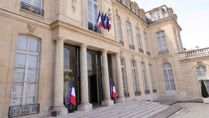 Le perron de l'Elysée, où se tient le Conseil des ministres. (DELPHINE GOLDSZTEJN / MAXPPP)