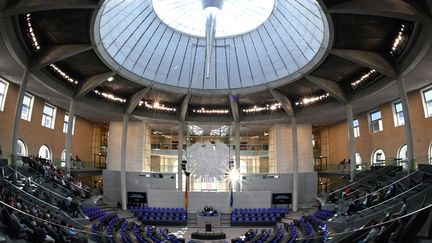 L'intérieur du Bundestag, à Berlin (Allemagne), le 25 mai 2023. (TOBIAS SCHWARZ / AFP)