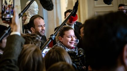 Les groupes parlementaires du Nouveau Front populaire (NFP) ont déposé lundi 2 décembre une motion de censure en réponse au déclenchement par le Premier ministre
Michel Barnier de l'article 49.3 de la Constitution. (AMAURY CORNU / HANS LUCAS via AFP)