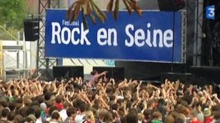 Rock en seine 2010 : c&#039;est reparti pour 3 jours de concerts et de fête !
 (Culturebox)