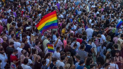 Des Espagnols manifestent après la mort de Samuel, un crime homophobe selon ses proches, le 5 juillet 2021 à Madrid (Espagne). (BERNAT ARMANGUE / AP / SIPA /)