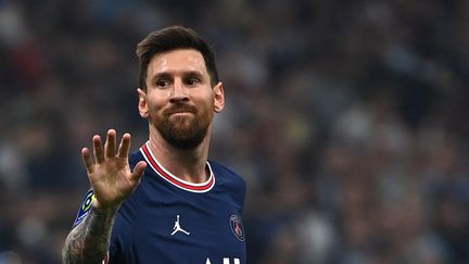 Lionel Messi avec le PSG face à l'Olympique de Marseille le 24 octobre 2021 au stade Vélodrome. (CHRISTOPHE SIMON / AFP)