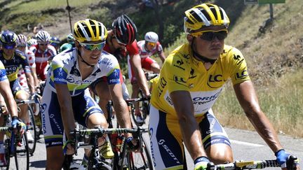 Le Sud Africain Daryl Impey est devenu maillot jaune &agrave; l'issue de la sixi&egrave;me &eacute;tape du Tour de France, le 4 juillet 2013 (PASCAL GUYOT / AFP)