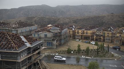 Dans la localité de Porter Ranch, près de Los Angeles (Californie, Etats-Unis), où des milliers de personnes ont été évacuées à cause d'une fuite massive de méthane, le 22 décembre 2015. (DAVID MCNEW / AFP)