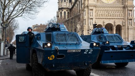 "Gilets jaunes" : une mobilisation en baisse à la mi-journée