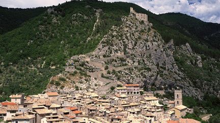 La cité d'Entrevaux surplombée par sa citadelle Vauban
 (T. Mohr/picture alliance / blickwinkel/T/Newscom/MaxPPP)