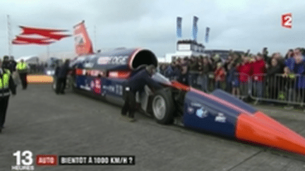 Technologie : une voiture-fusée testée en Angleterre