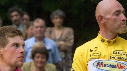 Jan Ullrich et Marco Pantani sur le podium du Tour 1998