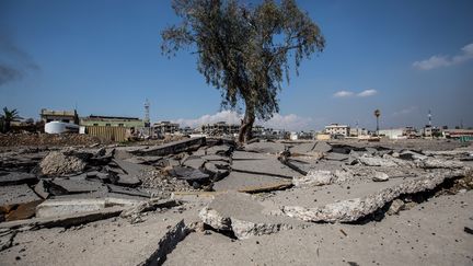 Le sort de quelque 200 000 civils à Mossoul inquiète les organisations internationales, alors que les derniers jihadistes cherchent à échapper aux forces irakiennes; (SEBASTIAN BACKHAUS / NURPHOTO / AFP)