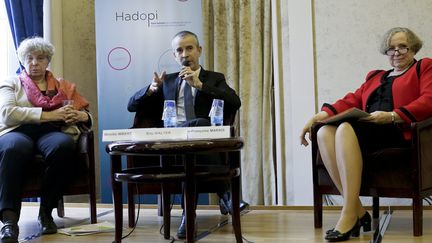 La Hadopi présente son rapport d'activité à Paris, avec de gauche à droite Mireille Imbert Quaretta, Éric Walter et Marie Françoise Marais (28 octobre 2014)
 (Thomas Padilla / MaxPPP)