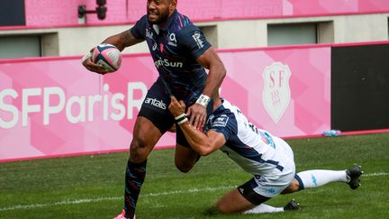 Waisea Vuidravuwalu lors d'un de ses essais contre Montpellier. (JACQUES DEMARTHON / AFP)