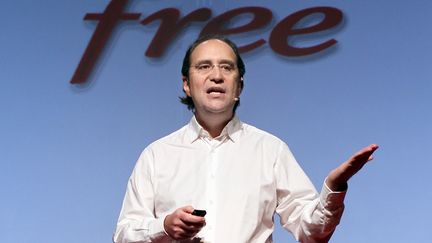 Xavier Niel lors de la pr&eacute;sentation de la Freebox R&eacute;volution, le 14 d&eacute;cembre 2010 &agrave; Paris. (THOMAS COEX / AFP)