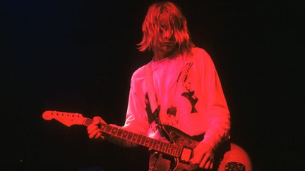 Kurt Cobain du groupe Nirvana à l'Astoria Theater à Londres, le 5 novembre 1991. (RUDI KEUNTJE/GEISLER-FOTOPRESS / GEISLER-FOTOPRESS)