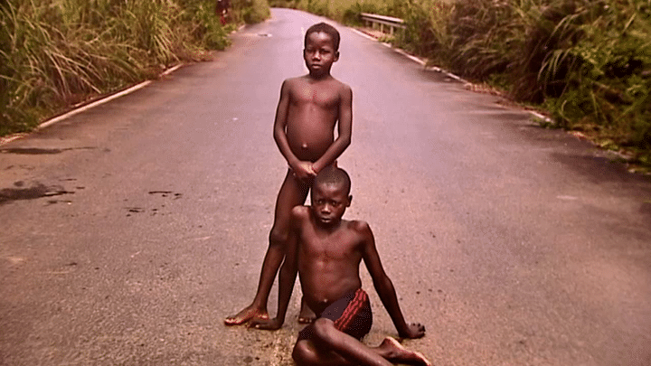 Deux jeunes réfugiés en Centrafrique photographiés par Camille Lepage 
 (Capture d&#039;écran France 3 Poitou-Charentes)