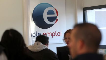 Un homme s'est fait passer pour un ch&ocirc;meur en cr&eacute;ant de faux documents : il a ind&ucirc;ment touch&eacute; deux millions d'euros. (  MAXPPP)