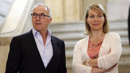 Frank McCourt et Margarita Louis-Dreyfus posent après une conférence de presse à la mairie de Marseille (Bouches-du-Rhône), le 29 août 2016. (MAXPPP)