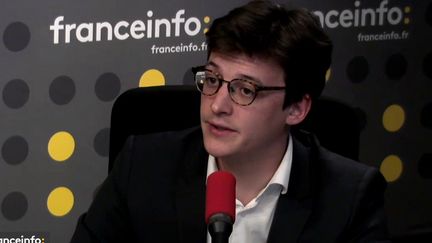 Sacha Houlié,&nbsp;député&nbsp;LREM, dans le studio de franceinfo lundi 7 mai 2018. (FRANCEINFO)