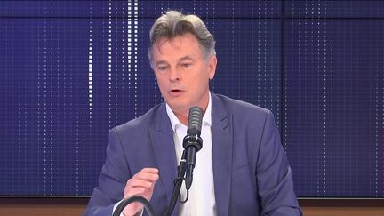 Fabien Roussel, député du Nord, secrétaire national du PCF et candidat à l'élection présidentielle, invité de franceinfo le 13 mai 2021.
 (FRANCEINFO / RADIO FRANCE)