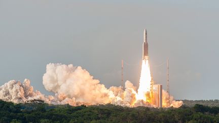 La fusée Ariane 5 décolle de Kourou avec 4 satellites du système de navigation Galileo