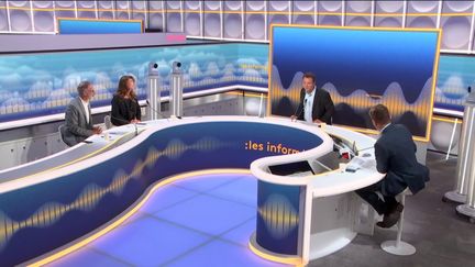 Le plateau des Informés du 12 septembre 2022 avec Gilles Bornstein et Julie-Marie Leconte. (FRANCEINFO / RADIO FRANCE)