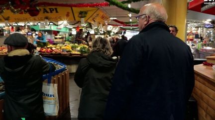 Fêtes de fin d’année : les Français prévoient de dépenser 132 euros en moyenne par foyer pour leur repas de Noël (france 2)