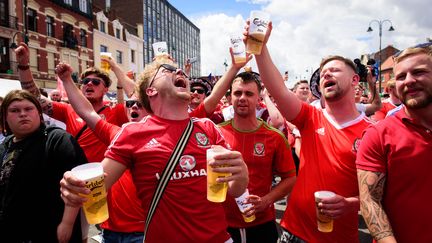 Les Gallois, le 16 juin à Lens (Pas-de-Calais). (LEON NEAL / AFP)