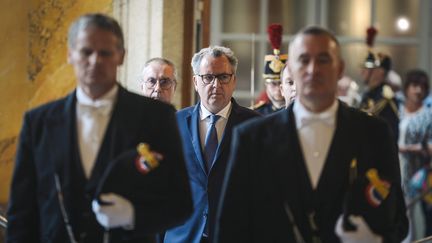 Richard Ferrand, le président de l'Assemblée nationale, arrive dans l'Hémicyle pour la session de questions au gouvernement, le 4 juin 2019. (LUCAS BARIOULET / AFP)