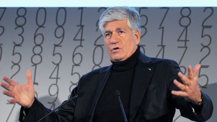 Maurice L&eacute;vy, le patron de Publicis&nbsp;en t&ecirc;te du classement des r&eacute;mun&eacute;rations de dirigeants en 2011,&nbsp;&eacute;tabli par Proxinvest, gr&acirc;ce &agrave;&nbsp;bonus exceptionnel de 16 millions d'euros. (ERIC PIERMONT / AFP)