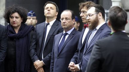 Matteo Renzi,&nbsp;Fran&ccedil;ois Hollande et&nbsp;Elio Di Rupo,&nbsp;devant&nbsp;le Mus&eacute;e juif de Bruxelles, le 27 mai 2014. (NICOLAS MAETERLINCK / BELGA / AFP)