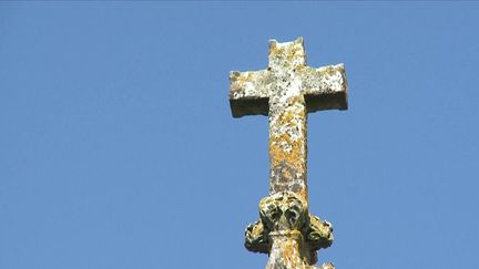 Pédocriminalité dans l'Église : les différentes solutions pour indemniser les victimes (FRANCE 3)