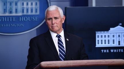 Le vice-président américain Mike Pence s'exprime depuis la Maison blanche à Washington, le 19 novembre 2020. (BRENDAN SMIALOWSKI / AFP)