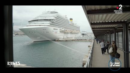 VIDEO. "On en prend plein les poumons" : un navire de croisière à quai émet autant d'oxydes de soufre qu'un million de voitures