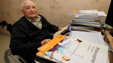 Ren&eacute; Buffi&egrave;re, le 21 mai dans sa maison de retraite de Bassilac (Dordogne). Il est le doyen du bac 2012, &agrave; l'&acirc;ge de&nbsp;88 ans. (SOUNALET JEAN CHRISTOPHE / MAXPPP)