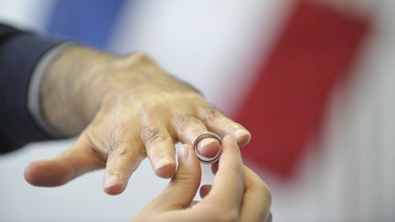 Trente couples d'Aulnay-sous-Bois (Seine-Saint-Denis) vont devoir faire valider &agrave; nouveau leur mariage, c&eacute;l&eacute;br&eacute; en 2012 ou 2013. (MAXPPP)