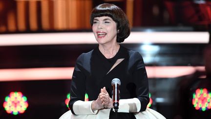 Mireille Mathieu lors de l'enregistrement d'une émission pour la télé allemande ZDF, à Münich le 5 décembre 2018 (TOBIAS HASE / DPA)