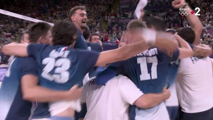 L'équipe de France masculine de volleyball a conservé son titre aux Jeux Olympiques de Paris 2024 en battant en trois sets l'équipe numéro 1 mondiale, la Pologne.