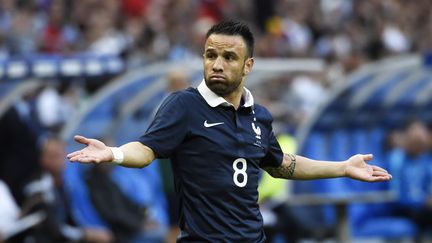 Le milieu offensif de l'&eacute;quipe de France, Mathieu Valbuena, lors du match amical contre la Belgique, le 7 juin 2015, au Stade de France (Seine-Saint-Denis). (LOIC VENANCE / AFP)