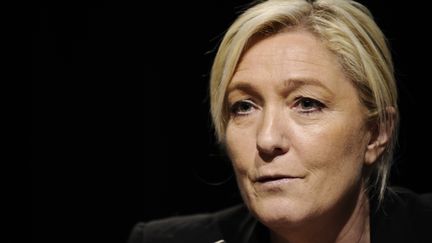 Marine Le Pen en conf&eacute;rence de presse &agrave; Metz (Moselle), le 9 mars 2015. (JEAN-CHRISTOPHE VERHAEGEN / AFP)