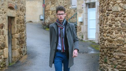 Hugo Biolley, élu maire de Vinzieux (Ardèche) à 18 ans, ici le 10 mars 2020.&nbsp; (NICOLAS GUYONNET / HANS LUCAS VIA AFP)