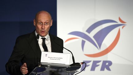 Bernard Laporte, le nouveau président de la Fédération française de rugby, le 3 décembre 2016, à Marcoussis (Essonne). (FRANCK FIFE / AFP)