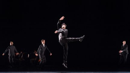 Représentation de "La Grande fugue" à l'Opéra Garnier, à Paris, en avril 2018. Parmi les danseurs, Alexandre Carnieto. (LAURENT PAILLIER / LE PICTORIUM / MAXPPP)