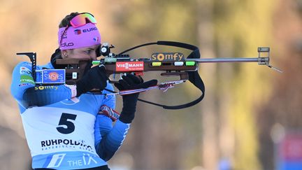 Justine Baisaz-Bouchet a réalisé un 19/20 au tir dans l'épreuve individuelle (15km) à Antholz-Anterselva (Italie). (SVEN HOPPE / DPA)