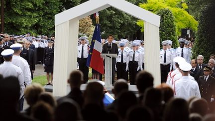 Hommage national du chef de l'Etat à Aurélie Fouquet, tuée lors de la fusillade de l'A4, le 26 mai 2010. (AFP/ POOL ERIC FEFERBERG)