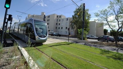 Le tramway photographié le 13 septembre, quelques semaines avant sa mise en service prévue le 27 novembre 2010 (AFP / Pascal Pavani)