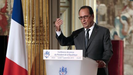 Fran&ccedil;ois Hollande, lundi 7 septembre 2015 lors de sa conf&eacute;rence de presse, au palais de l'Elys&eacute;e. (PHILIPPE WOJAZER / AFP)