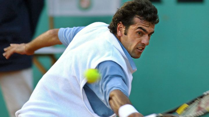 Le pull de C&eacute;dric Pioline, le 28 mai 2002, lors de son dernier Roland-Garros.&nbsp; (ANDRE DURAND / AFP)