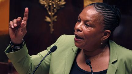 La ministre de la Justice, Christiane Taubira, parle &agrave; l'Assembl&eacute;e nationale le 29 janvier 2013. (CHARLES PLATIAU / REUTERS)